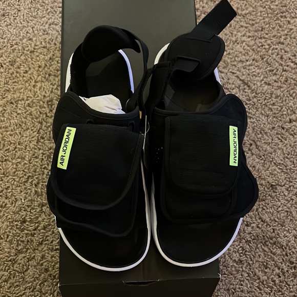 Jordan LS Slides - Picture 4 of 5